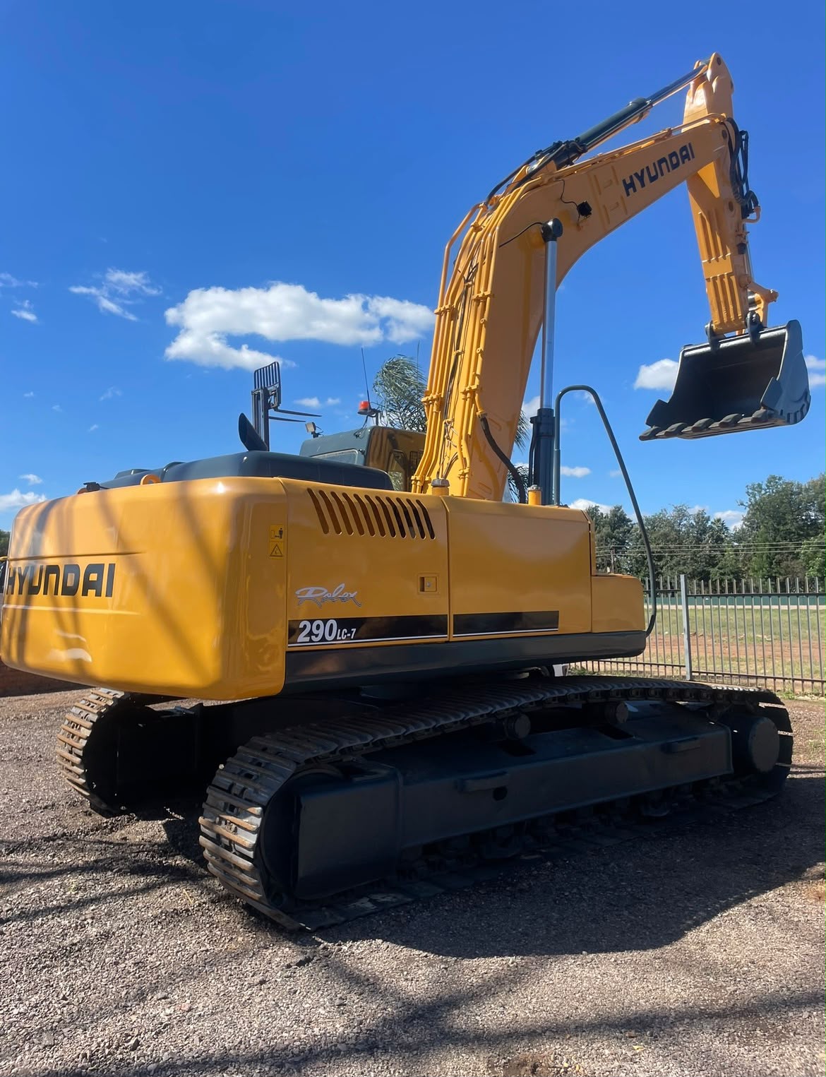 Excavator — used commercial vehicle, Middelburg
